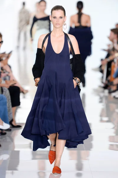 Look 19